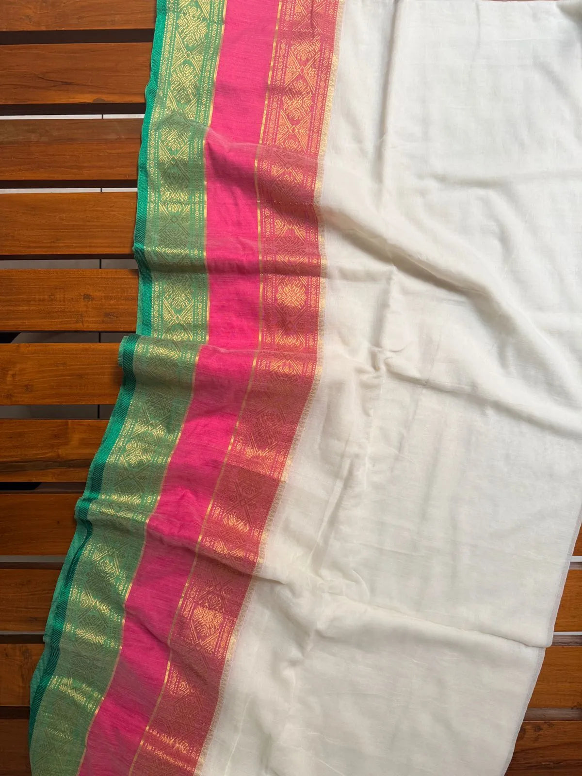 Mul Cotton Kanchi Border Saree