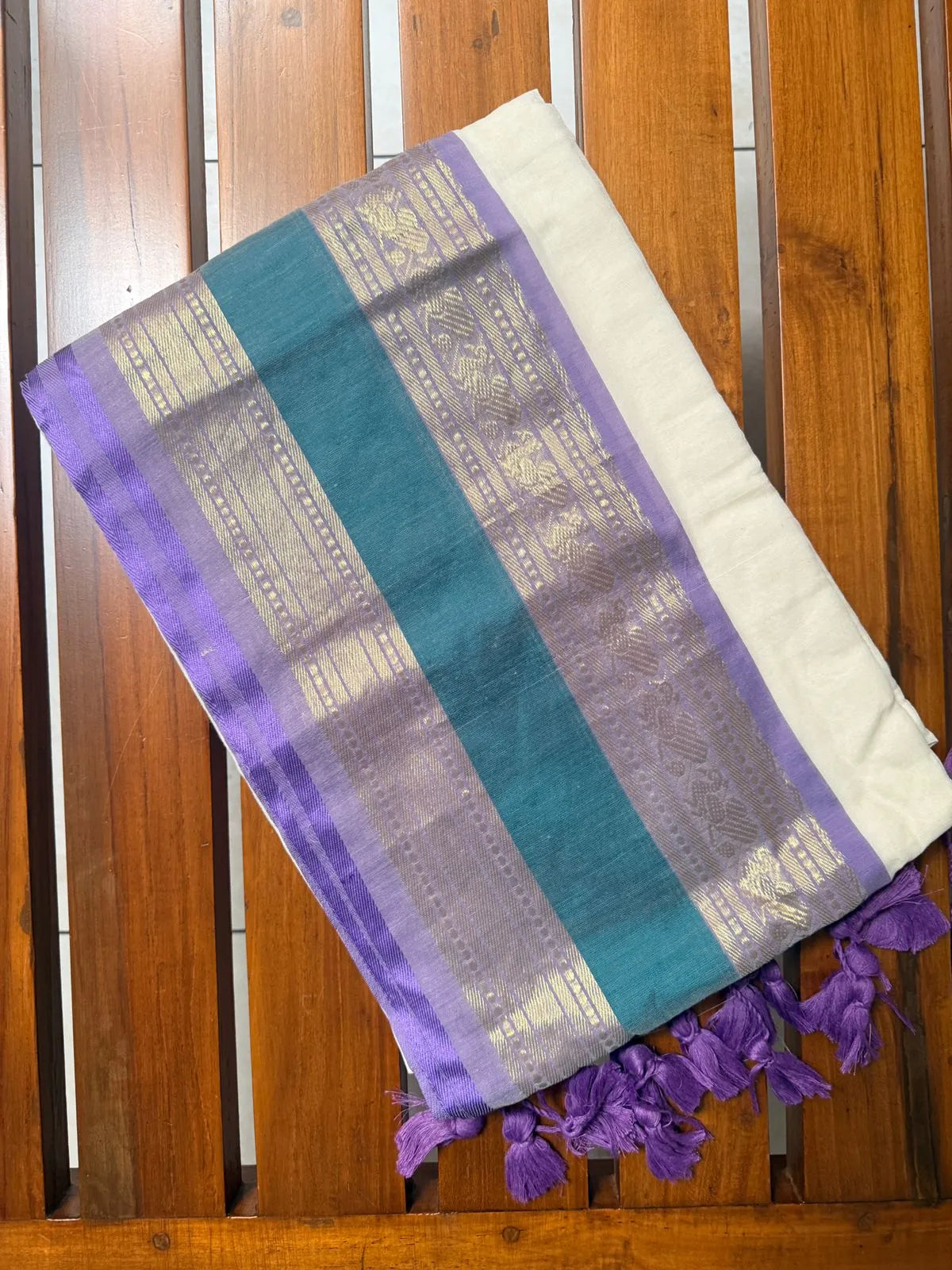 Mul Cotton Kanchi Border Saree