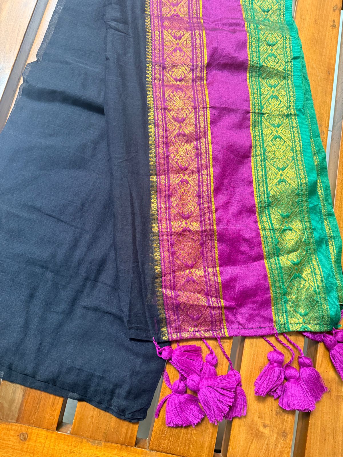 Mul Cotton Kanchi Border Saree